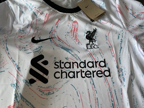Liverpool 22/23 Away Jersey photo review