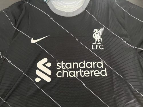 Player Version Liverpool 21/22 Pre-Match Authentic Jersey photo review