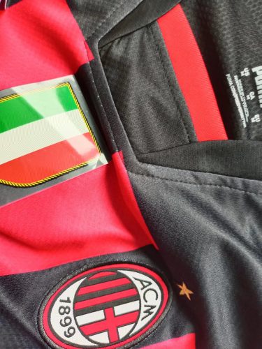 AC Milan 22/23 Home Jersey photo review
