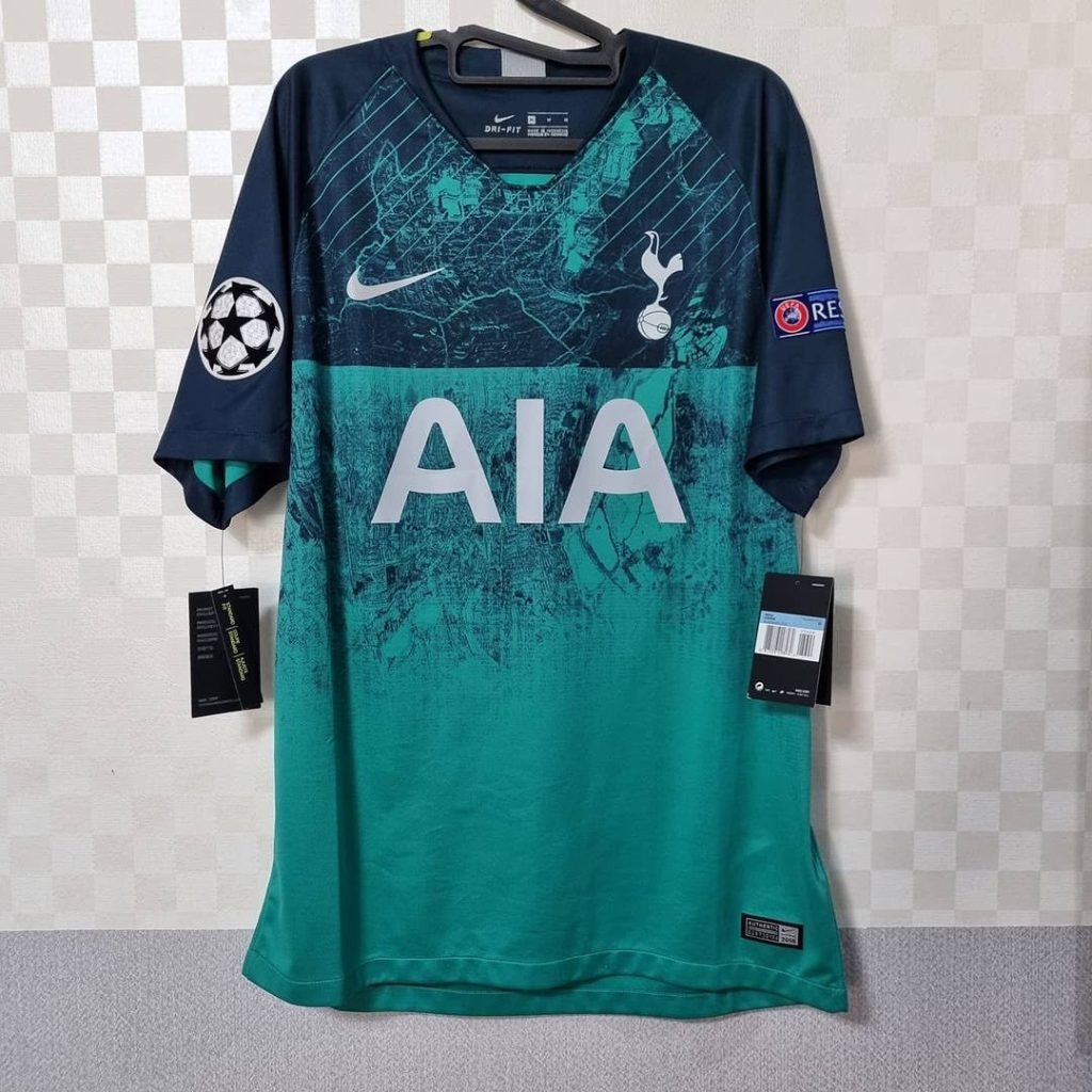 Tottenham Hotspur 2018-19 season away jersey