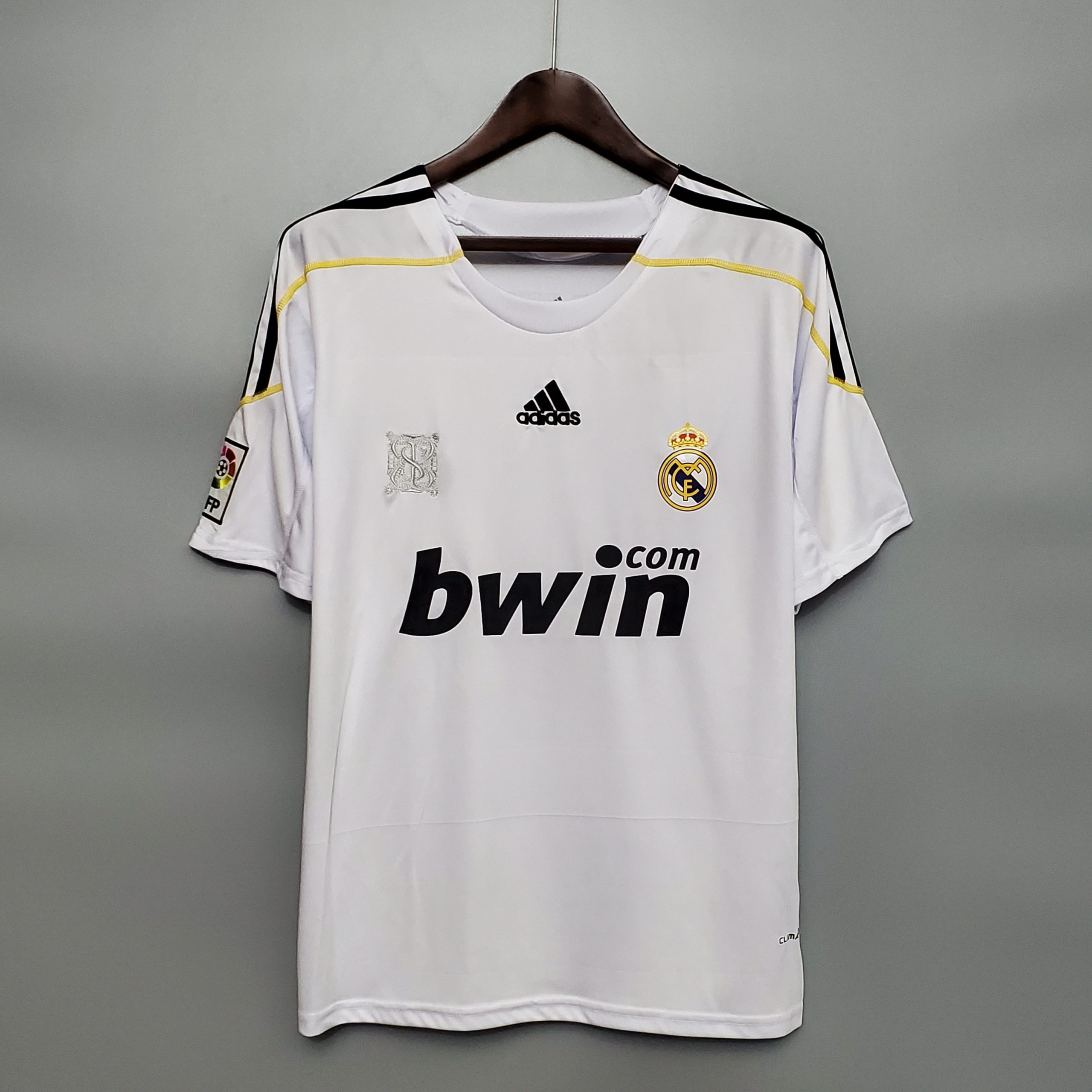 Real Madrid 2009-10 Home Retro Jersey: A Cultural and Historical Icon