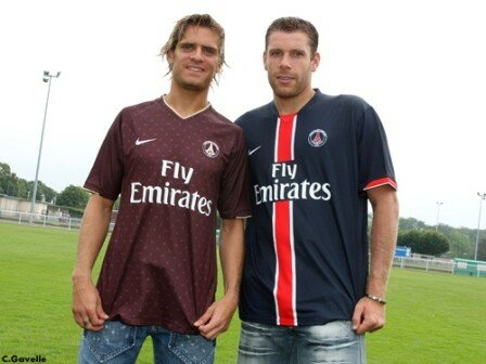 Discovering the Iconic psg 2006/07 away kit: An Online Shopper's